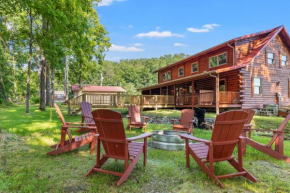 Hot Tub, Fire Pit, WiFi, EV Outlet Biggie cabin near Red River Gorge, KY!